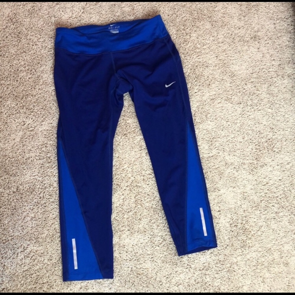 NWOT Nike Dri Fit Cropped Leggings